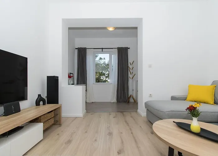 Διαμέρισμα Sunset 3 Τρογκίρ